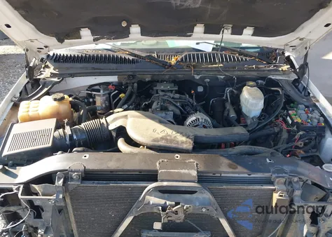 2005 GMC Yukon Slt из США, поврежденный, VIN 1GKEC13T25J140176